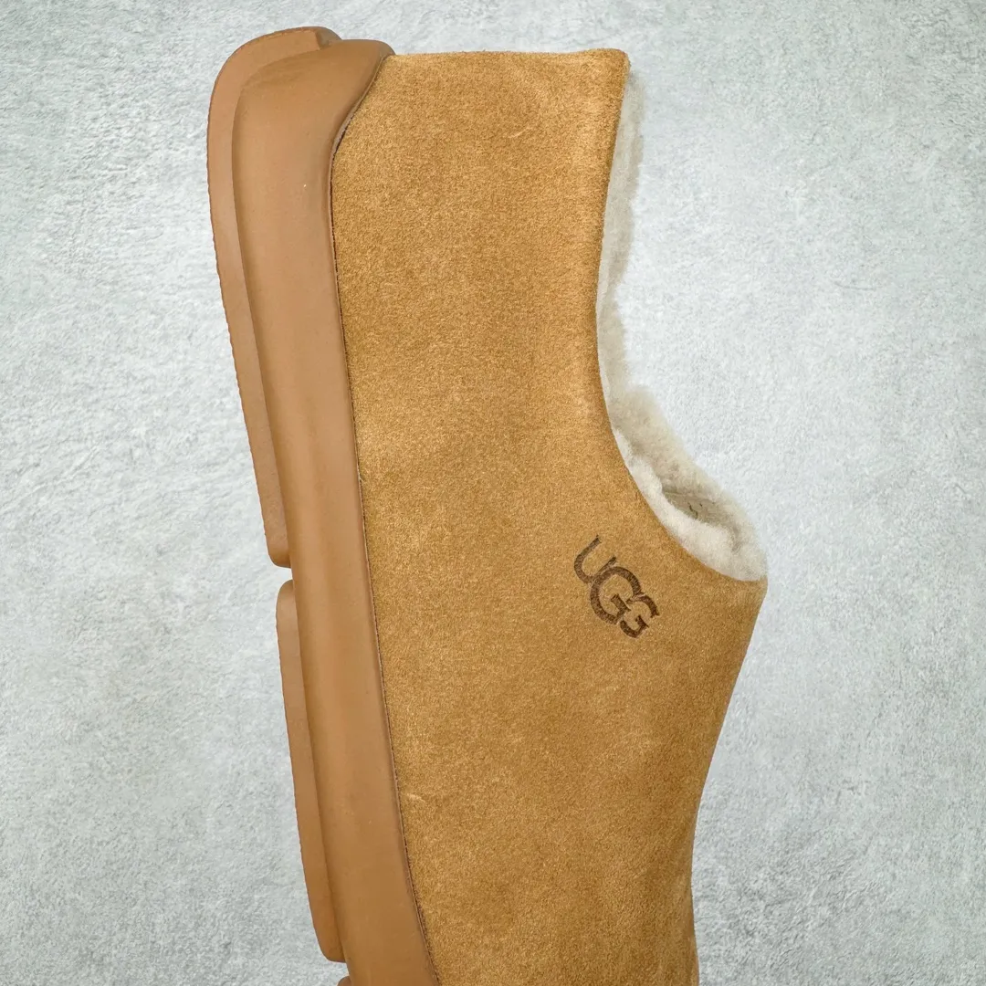 Pick up locally💰520 UGG 1688 Little Potato all-inclusive autumn and winter sheep fur integrated snow boots. All shoes are made from the same factory as ZP. Longfeng A-grade Australian imported sheep fur integrated brand OEM production line. Fully follow the ZP process. OEM original pattern maker adheres to the principle of no original shoes and no development selection. Pay attention to every detail. The most authentic version on the market TREADLITE "Light Wing" technology outsole Lightweight/durable/flexible/pile size: 35 36 37 38 39 40 Coding: by2936090